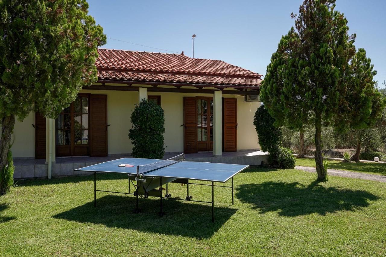 Lefkothea Villas With Large Pool, Bbq & Playground Adelianos Kampos Exterior foto