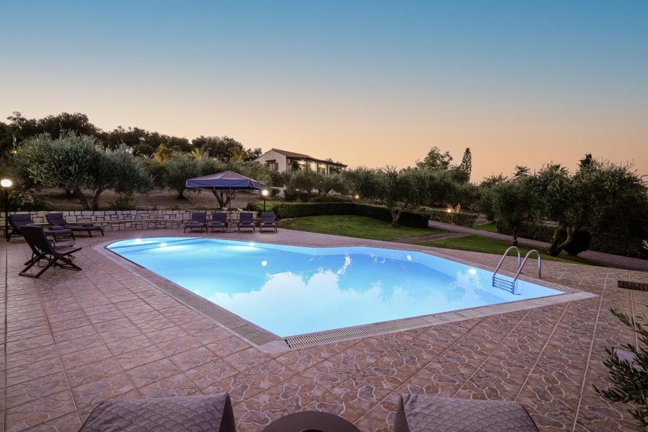 Lefkothea Villas With Large Pool, Bbq & Playground Adelianos Kampos Exterior foto