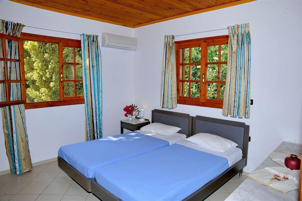 Lefkothea Villas With Large Pool, Bbq & Playground Adelianos Kampos Exterior foto